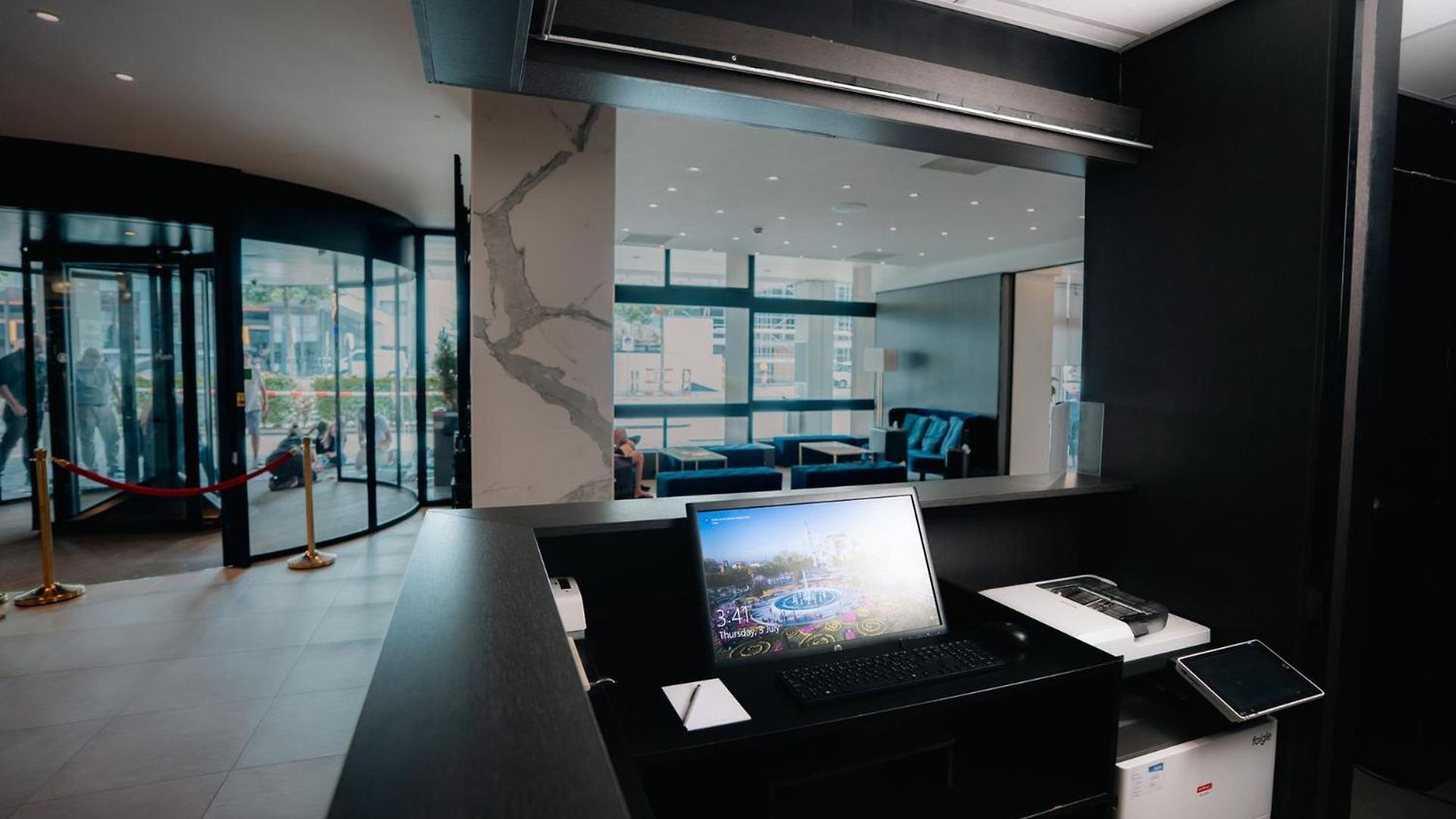 Hotel Crowne Plaza Zürich, An Ihg 4*