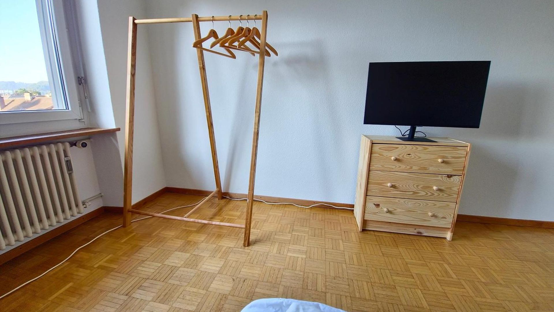 Designer Apt, 2 Balconies, 10min To Main Station Apartment *