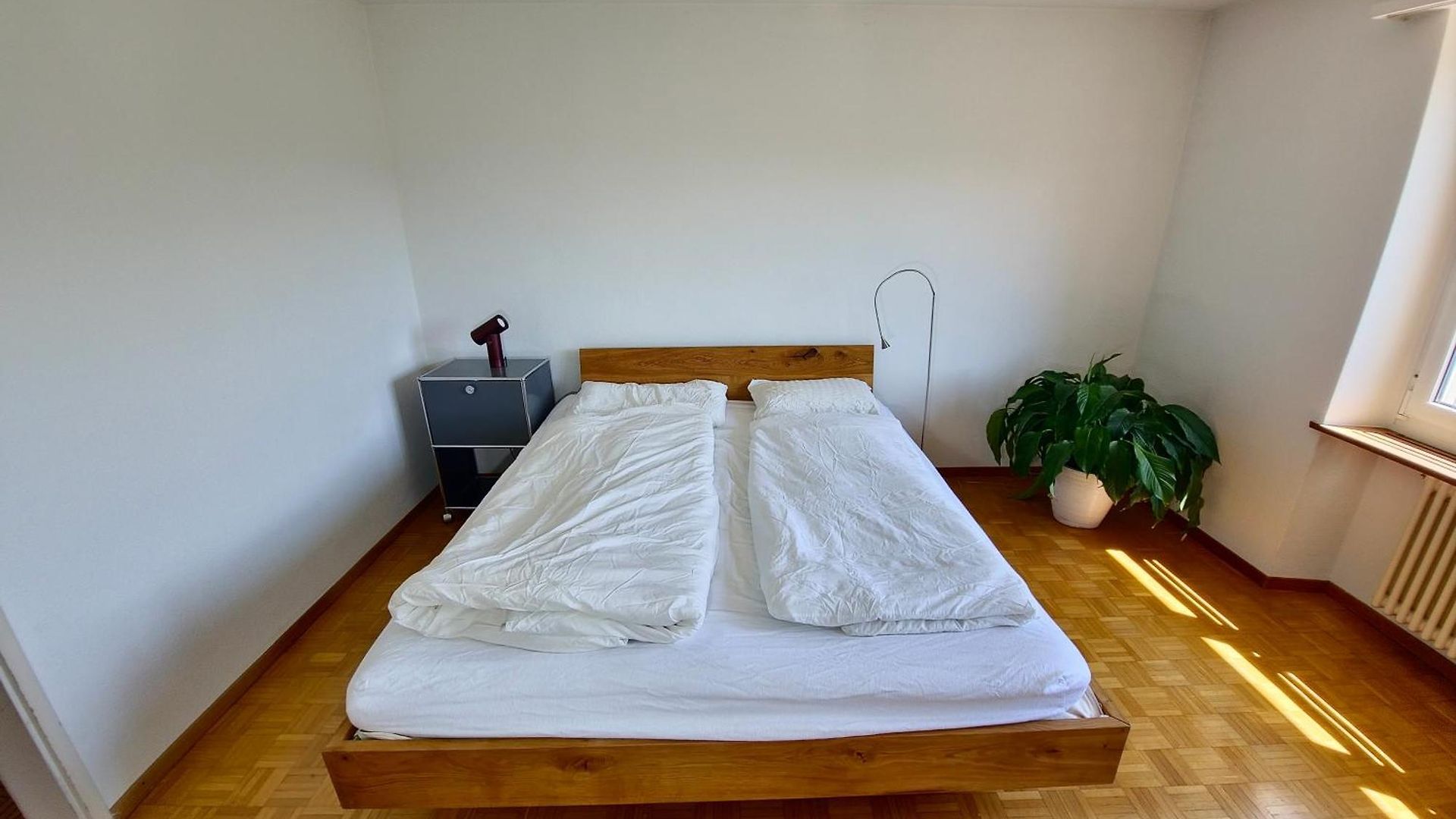 Designer Apt, 2 Balconies, 10min To Main Station Apartment *