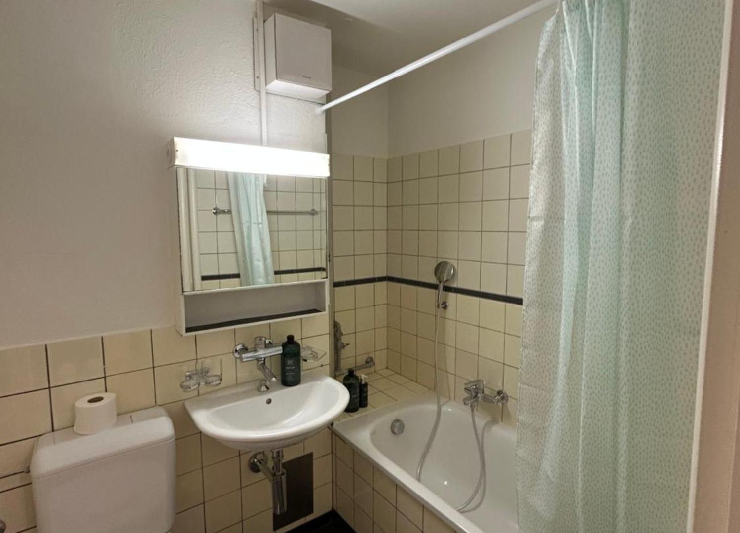 Plain & Practical Apartment
