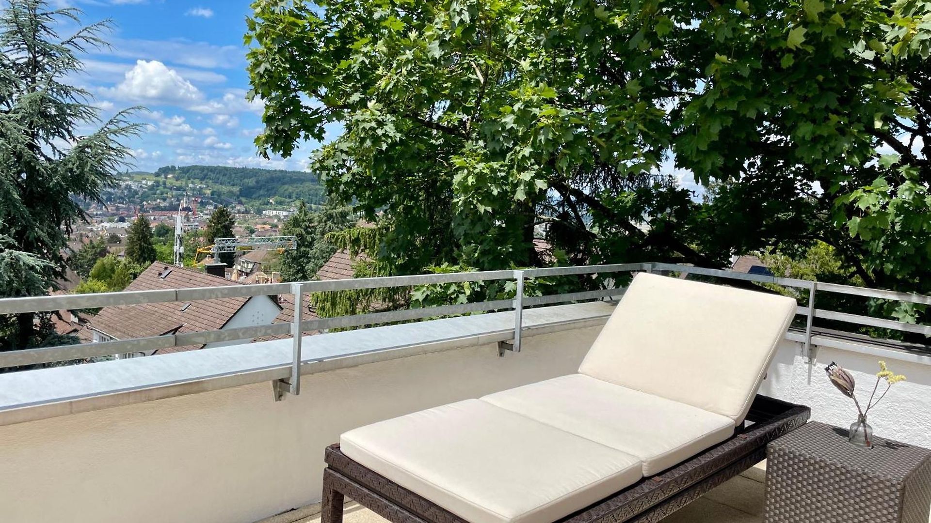 Apartment Luxury, Quiet Flat Overlooking