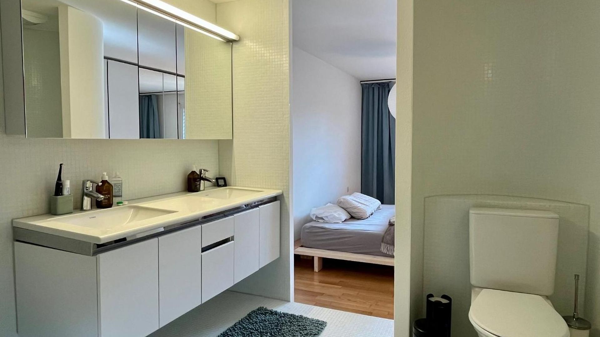 Apartment Boho Chic With 125sqm, 2 Bedroom 2 Baths With 36sqm Dual Terraces With Parking And 10 Min To