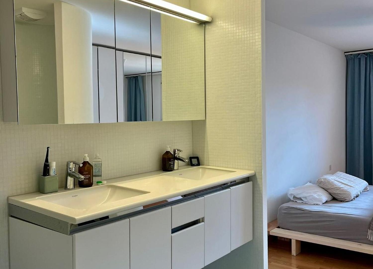 Apartment Boho Chic With 125sqm, 2 Bedroom 2 Baths With 36sqm Dual Terraces With Parking And 10 Min To