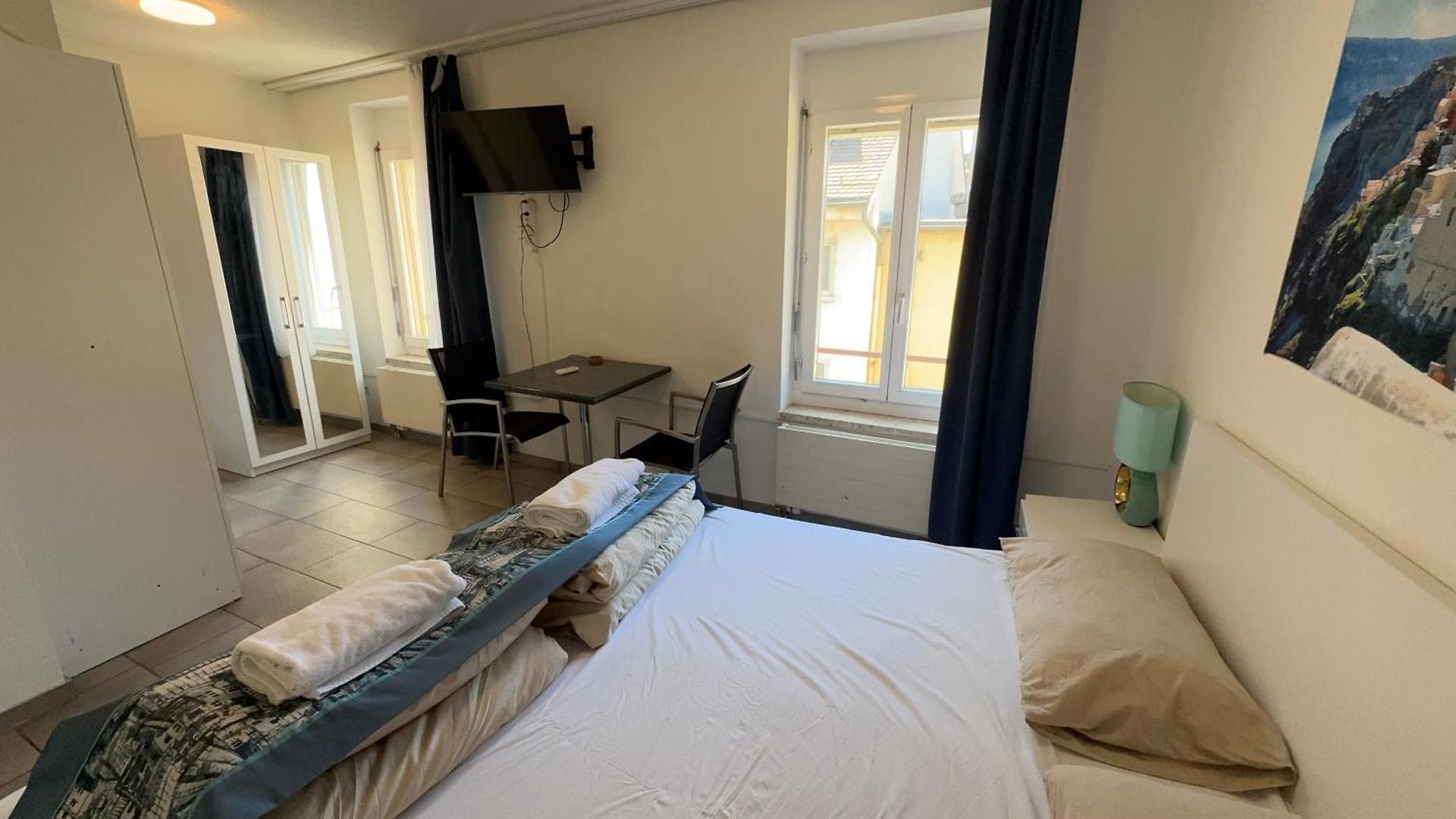 Center En-suite Budget Self Check In, Eth Hb