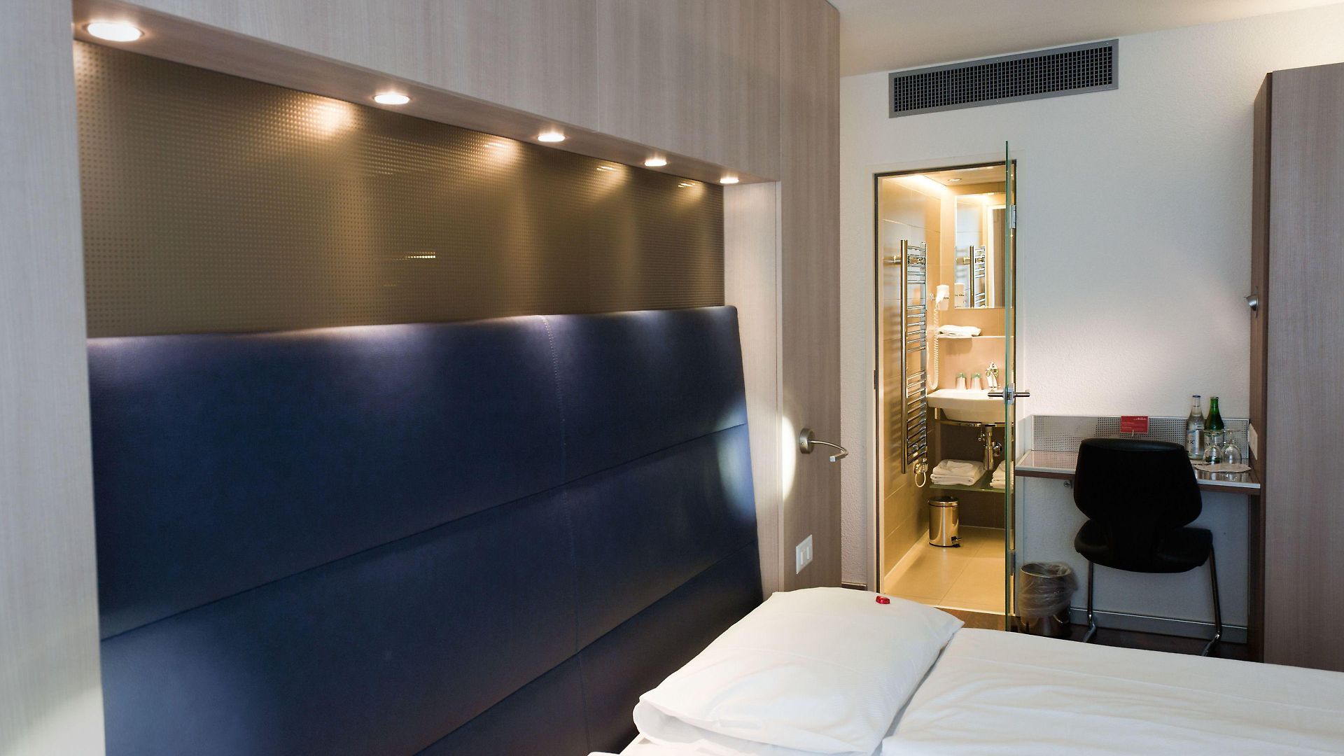 Alexander Old Town Hotel 3*
