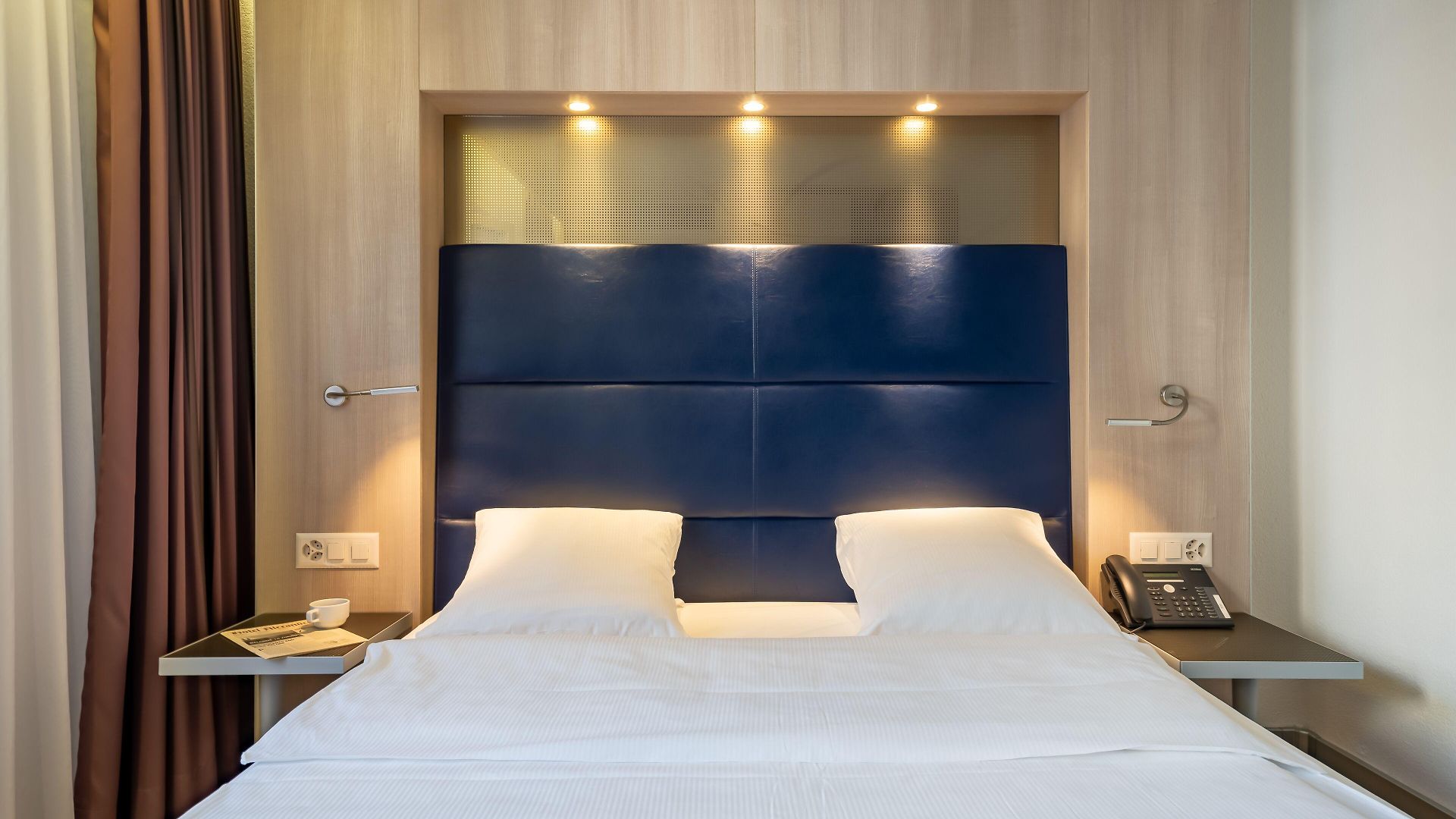 Alexander Old Town Hotel 3*