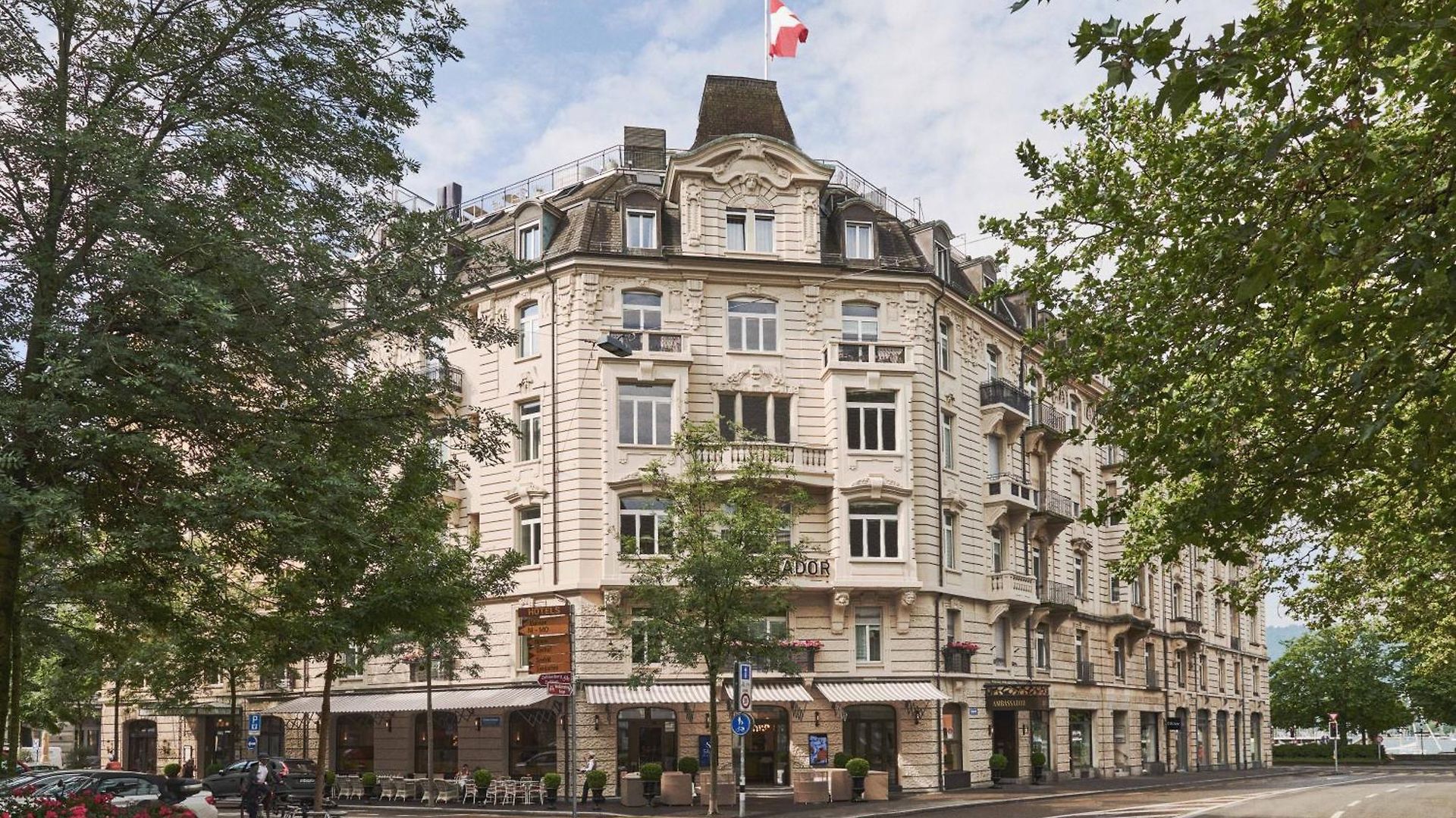 Hotel Small Luxury Ambassador