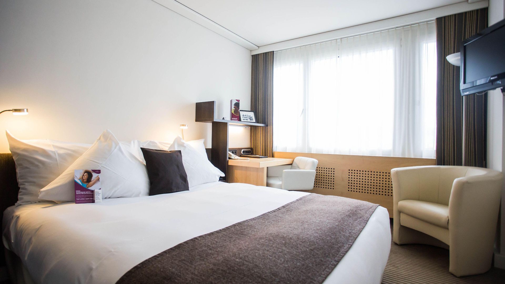 Crowne Plaza Zürich, An Ihg 4*