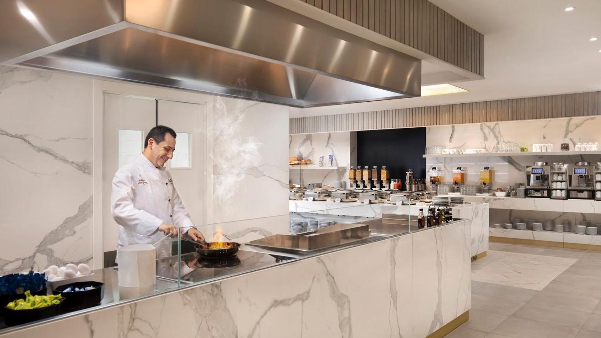 Crowne Plaza Zürich, An Ihg 4*