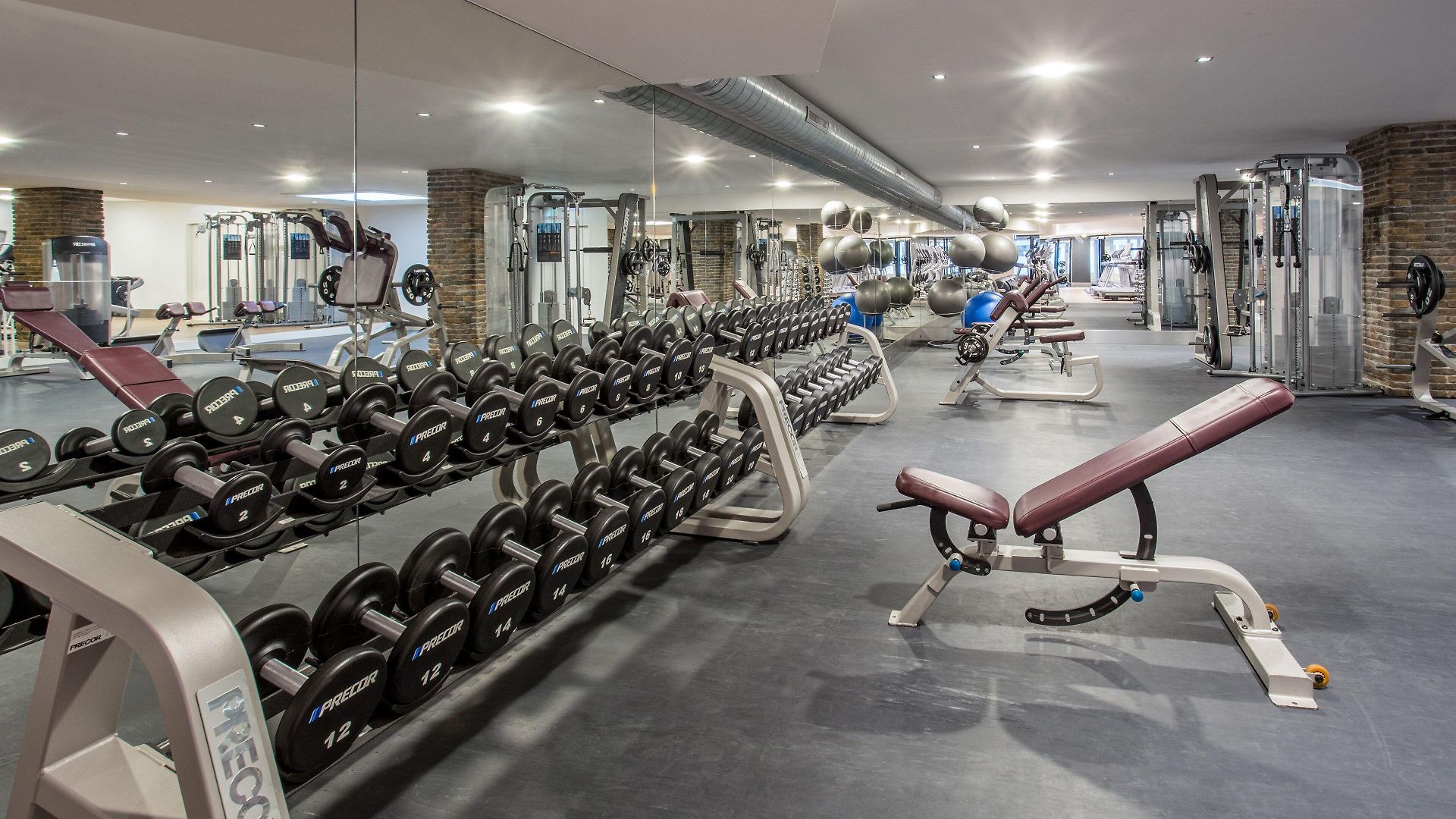 Hotel Crowne Plaza Zürich, An Ihg 4*