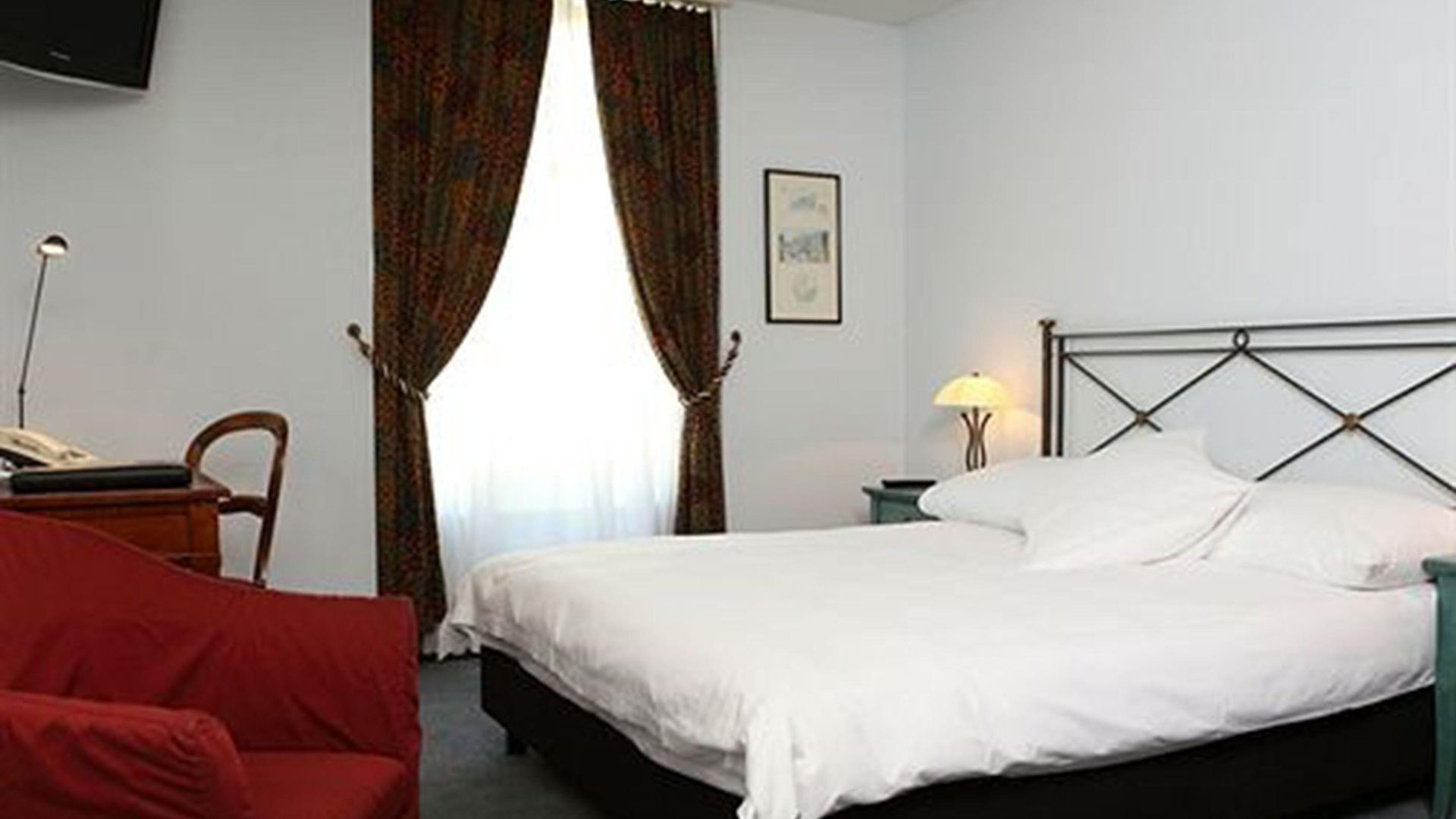 Montana Hotel 3*