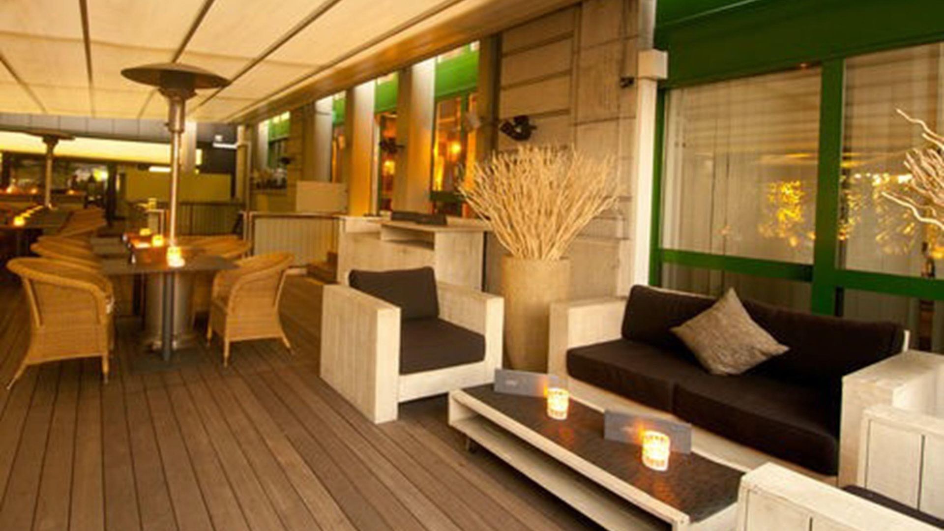 Plaza 4*
