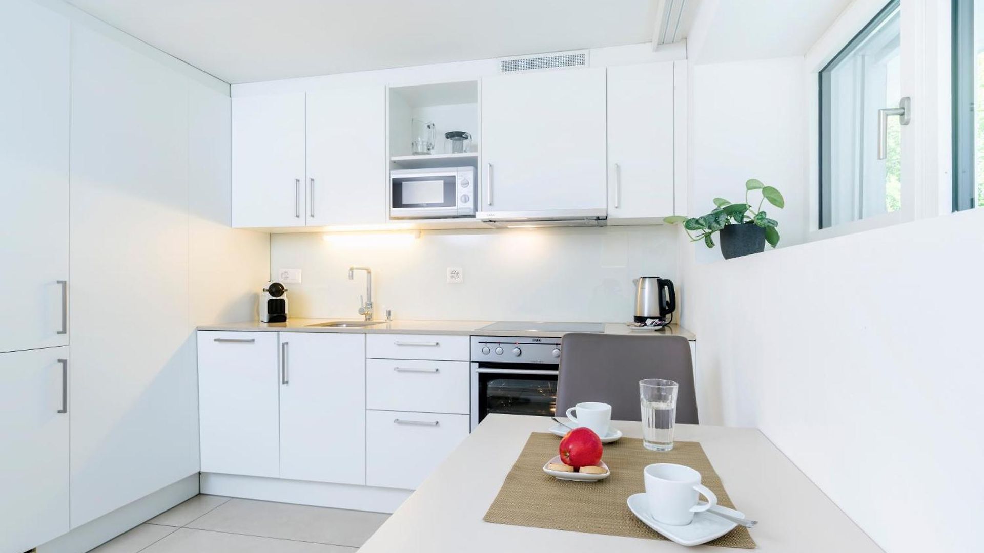 - Lindenstrasse 4* Zurich