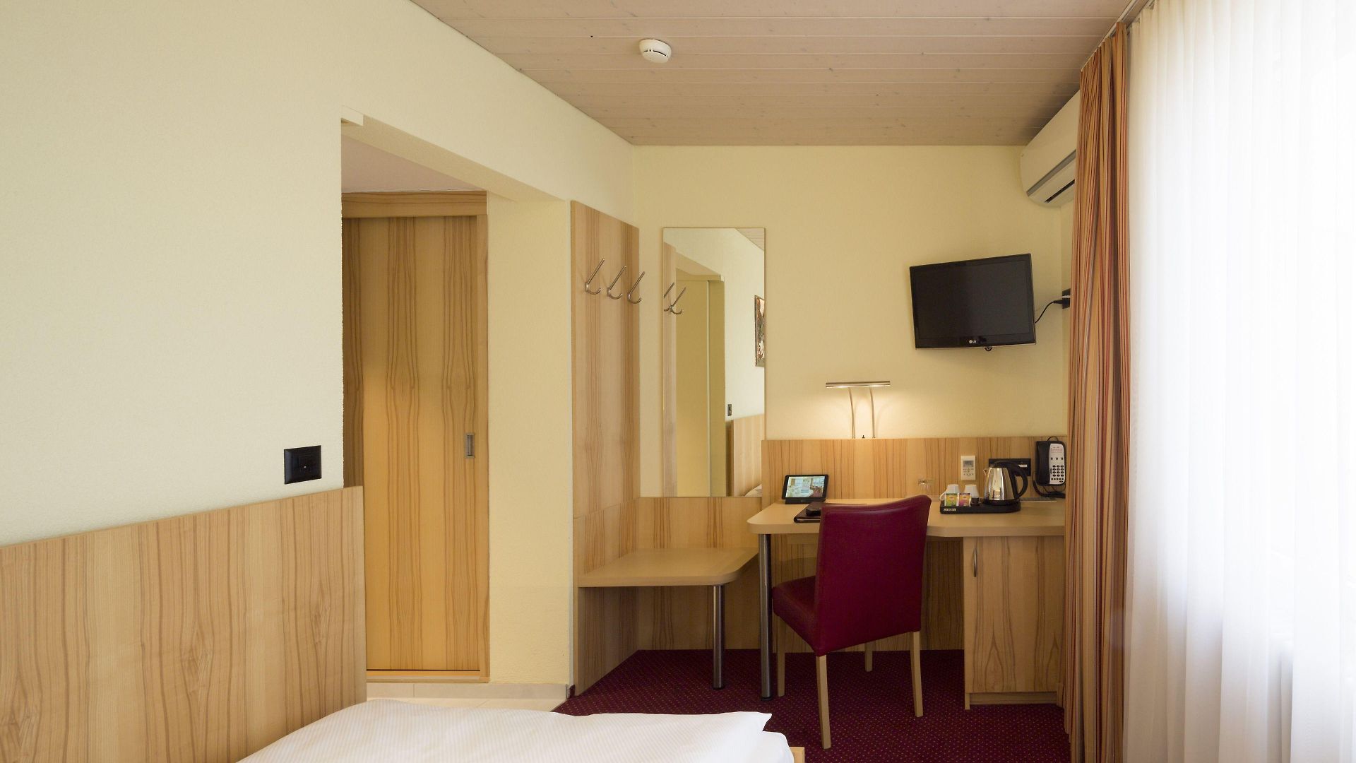 Fred Leonhardstrasse - Mobile Check-in Hotel