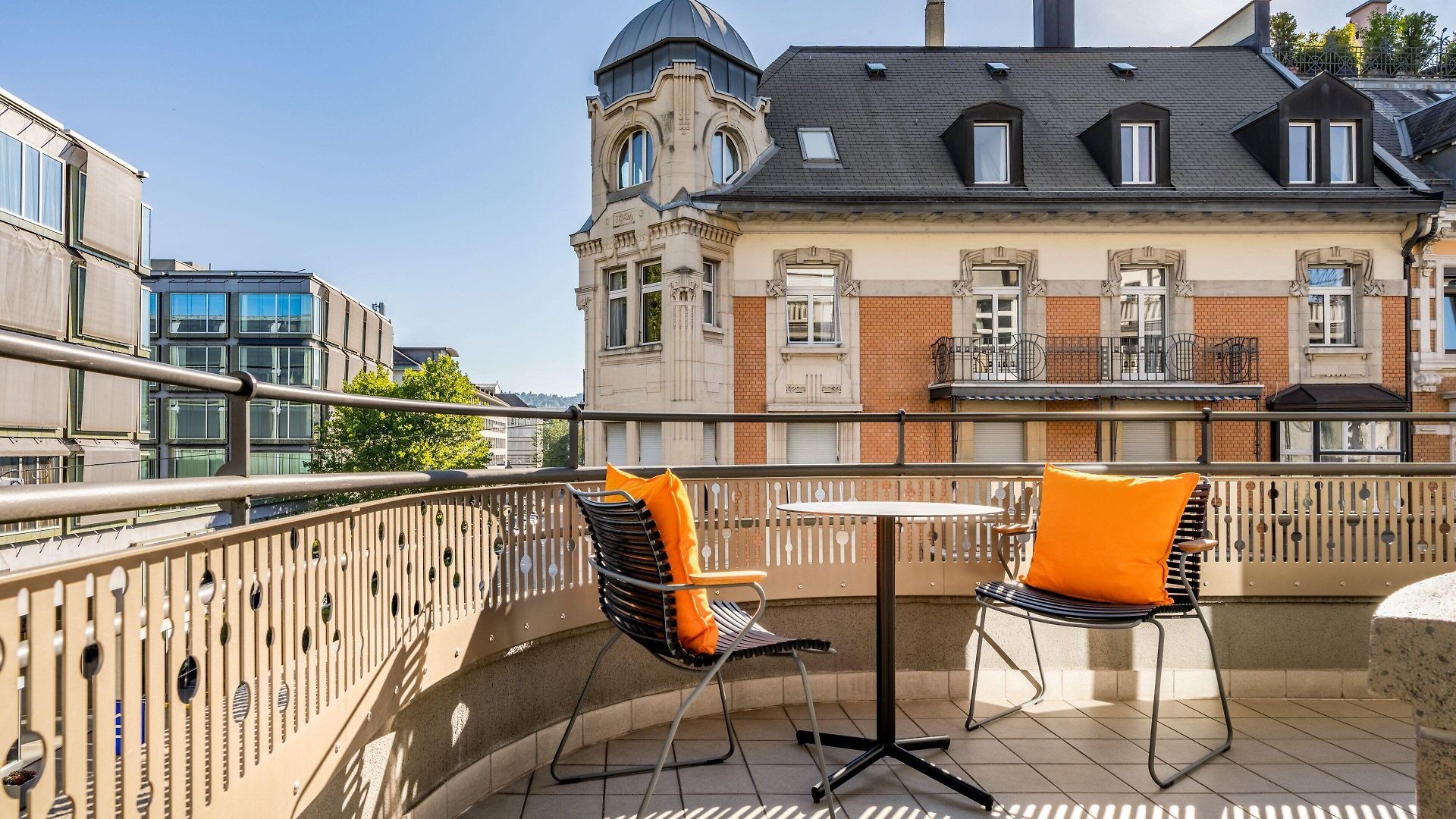 Hotel Neues Schloss Privat Zurich, Autograph Collection 5*