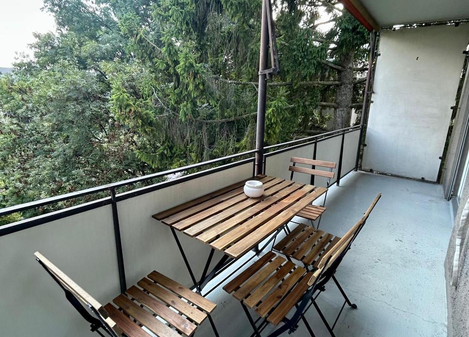 Chic Comfort In A Prime Location *
