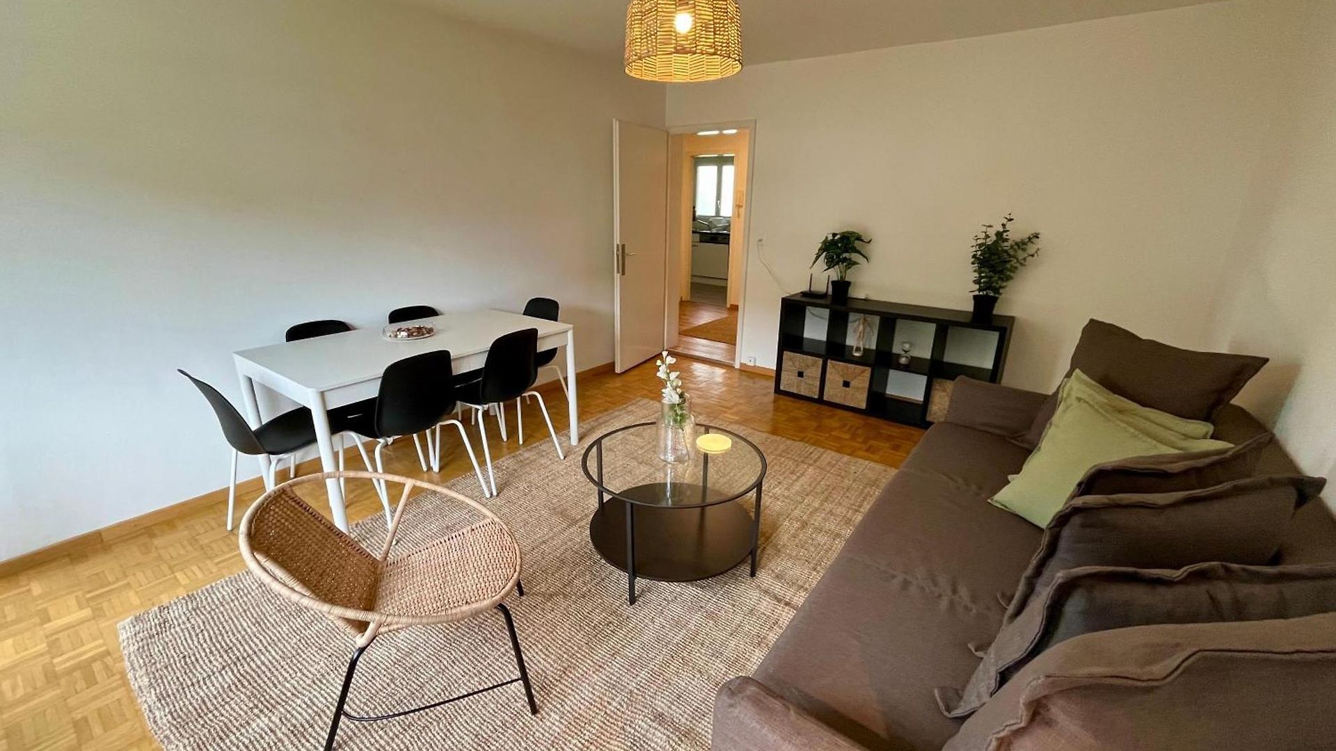 Chic Comfort In A Prime Location Apartment *
