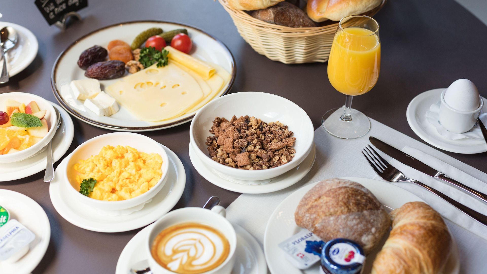 Hotel Ema House 4*