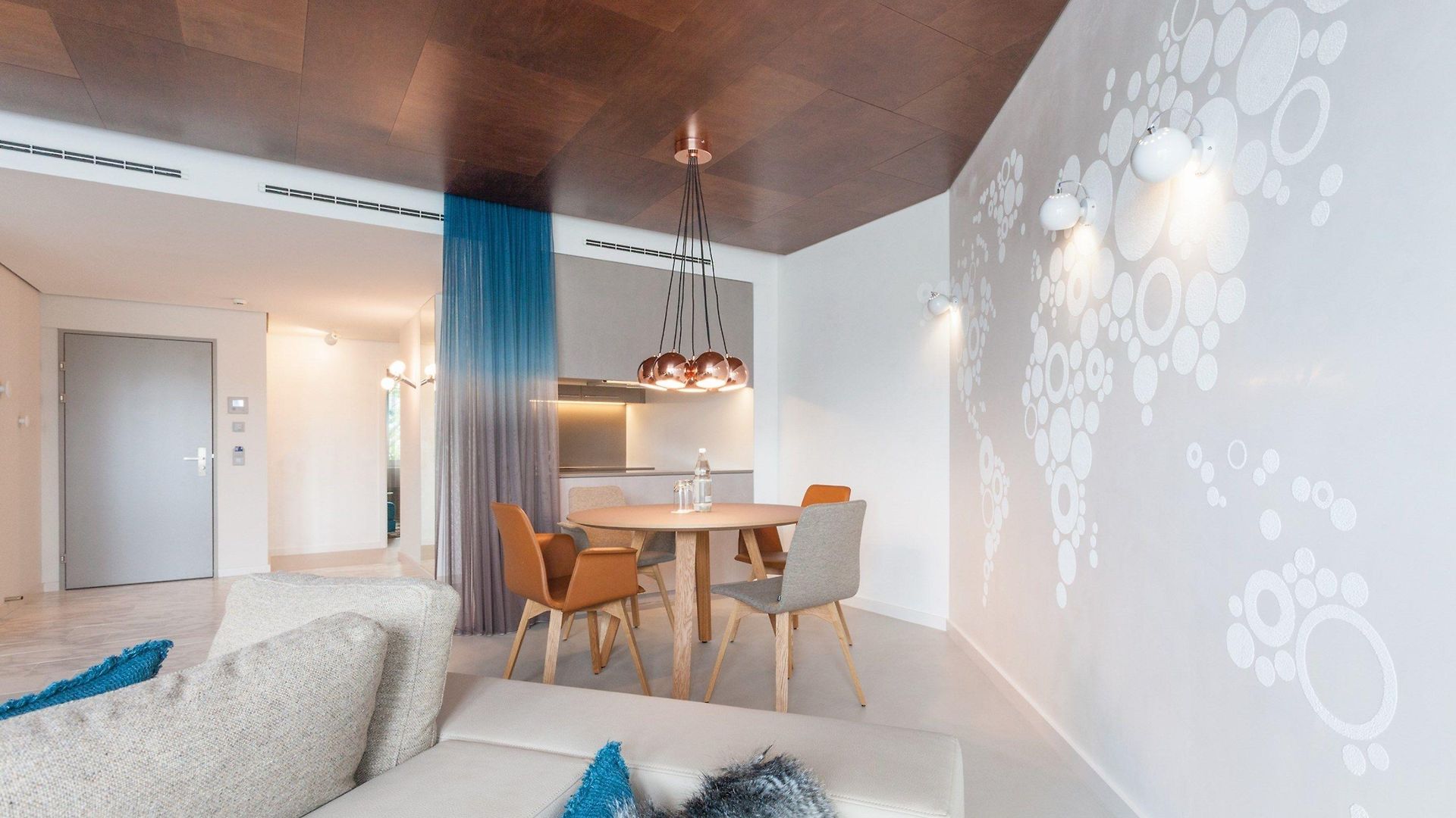Ema House 4*