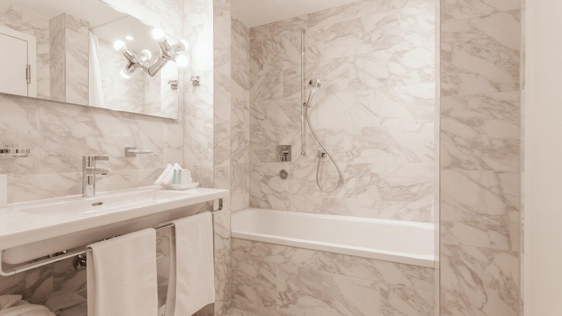 Ema House 4* Zürich