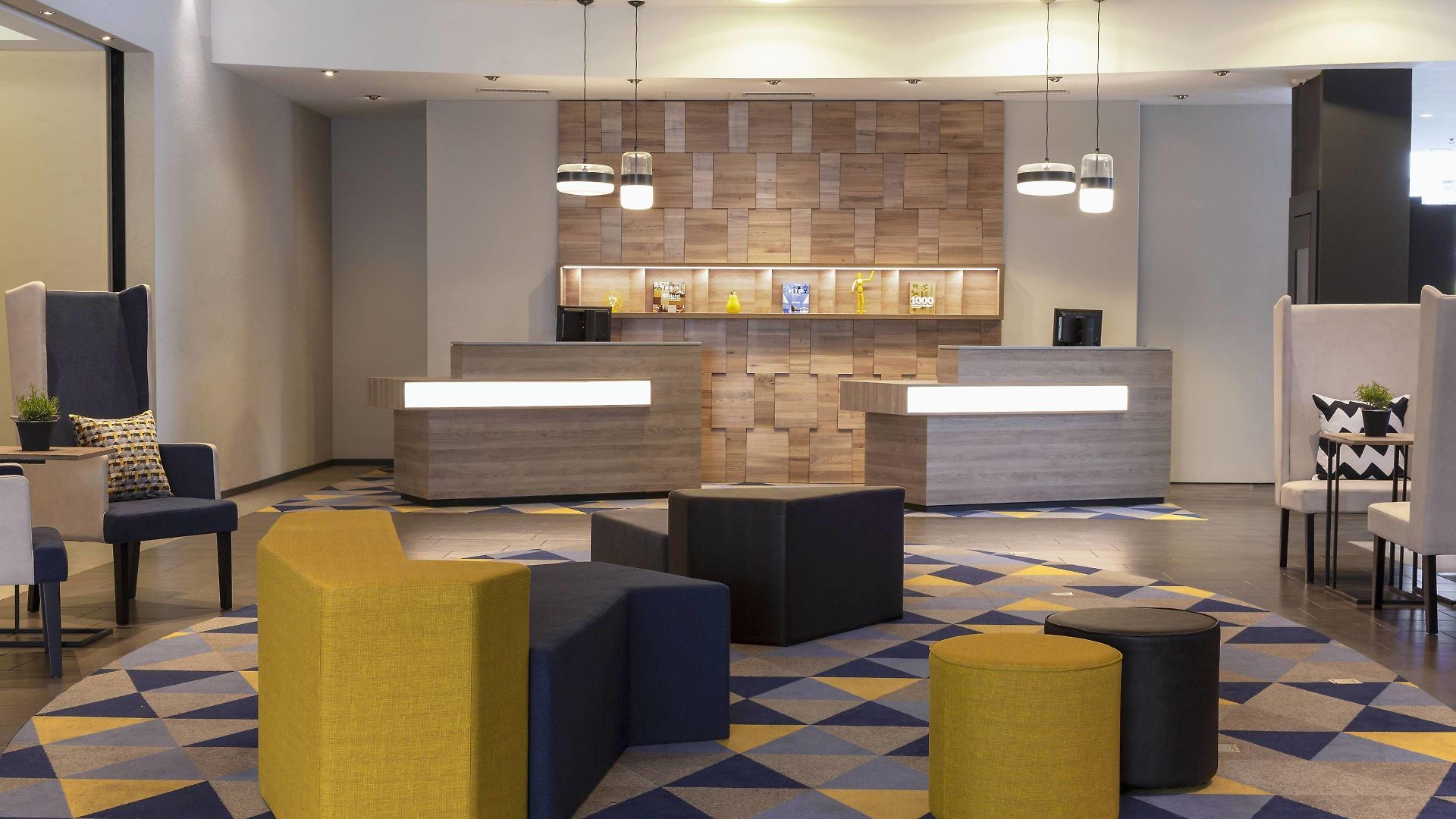 Courtyard By Marriott North Hotel