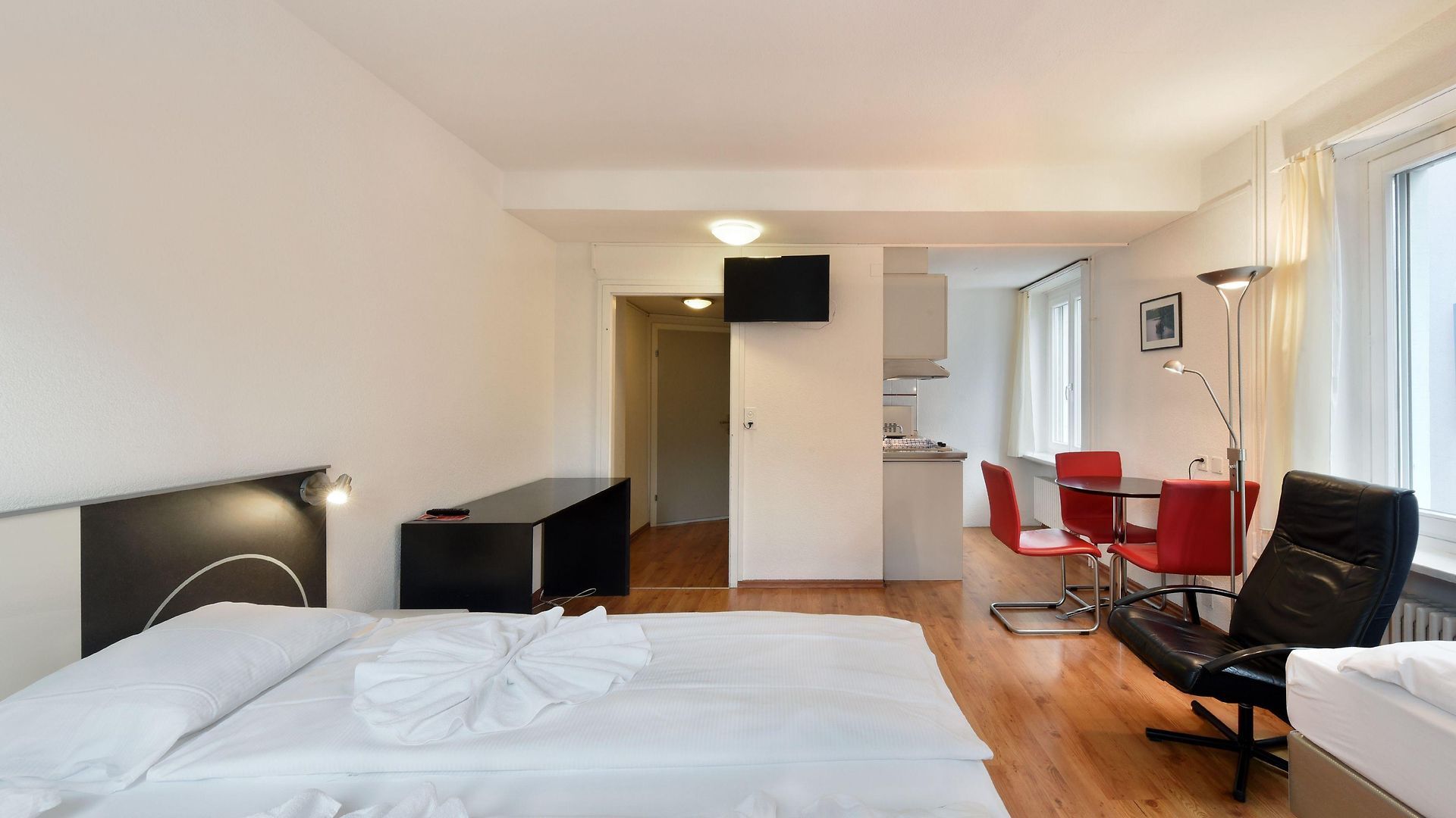 Swiss Star California - Self Check-in Apartment *