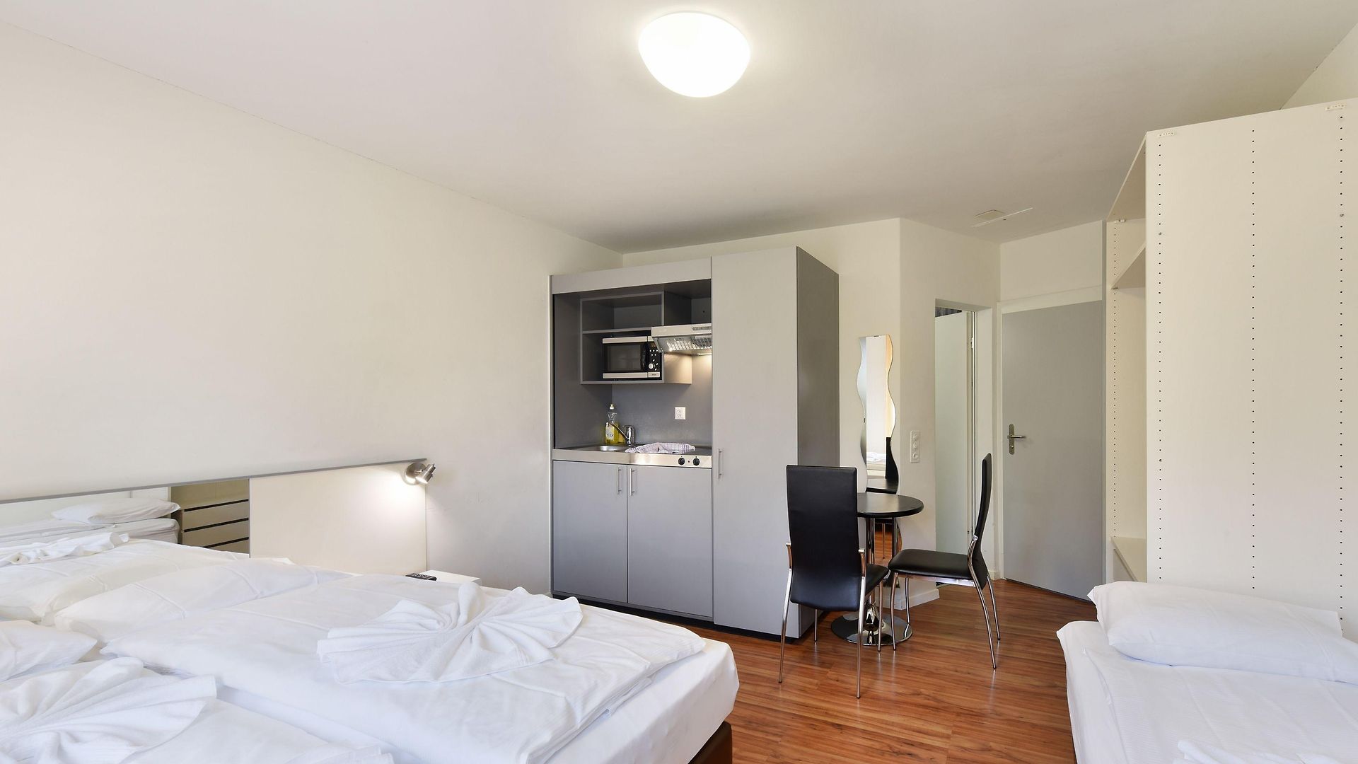 Swiss Star California - Self Check-in Apartment