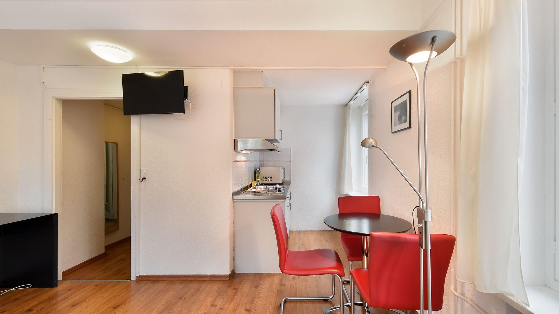 Swiss Star California - Self Check-in Apartment Zurich