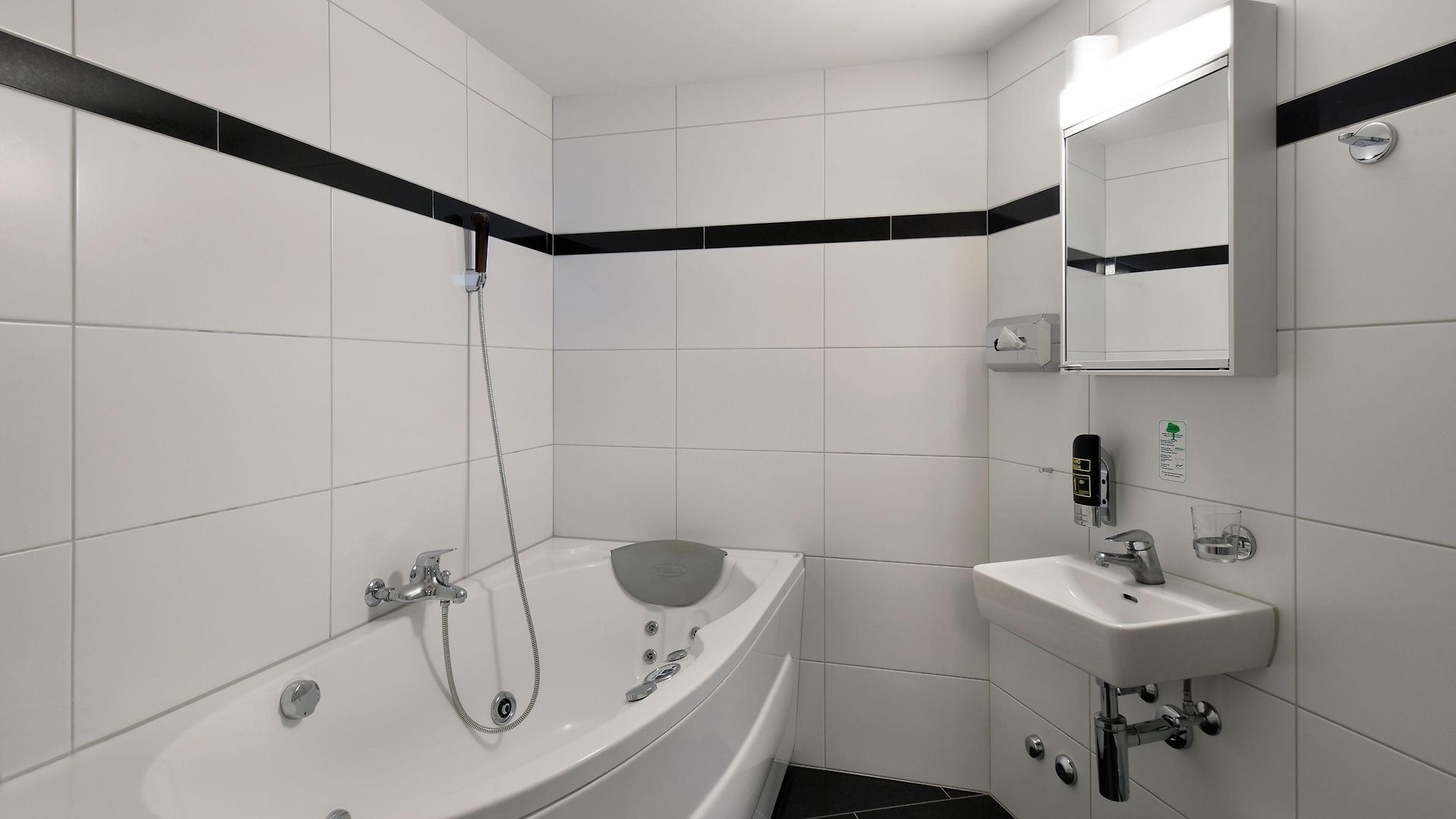 Swiss Star California - Self Check-in Apartment *