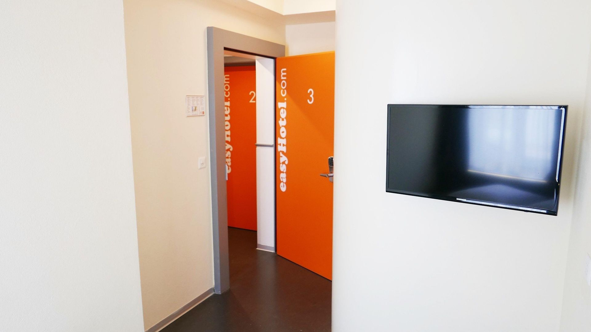 Easyhotel Centre Hotel 2*