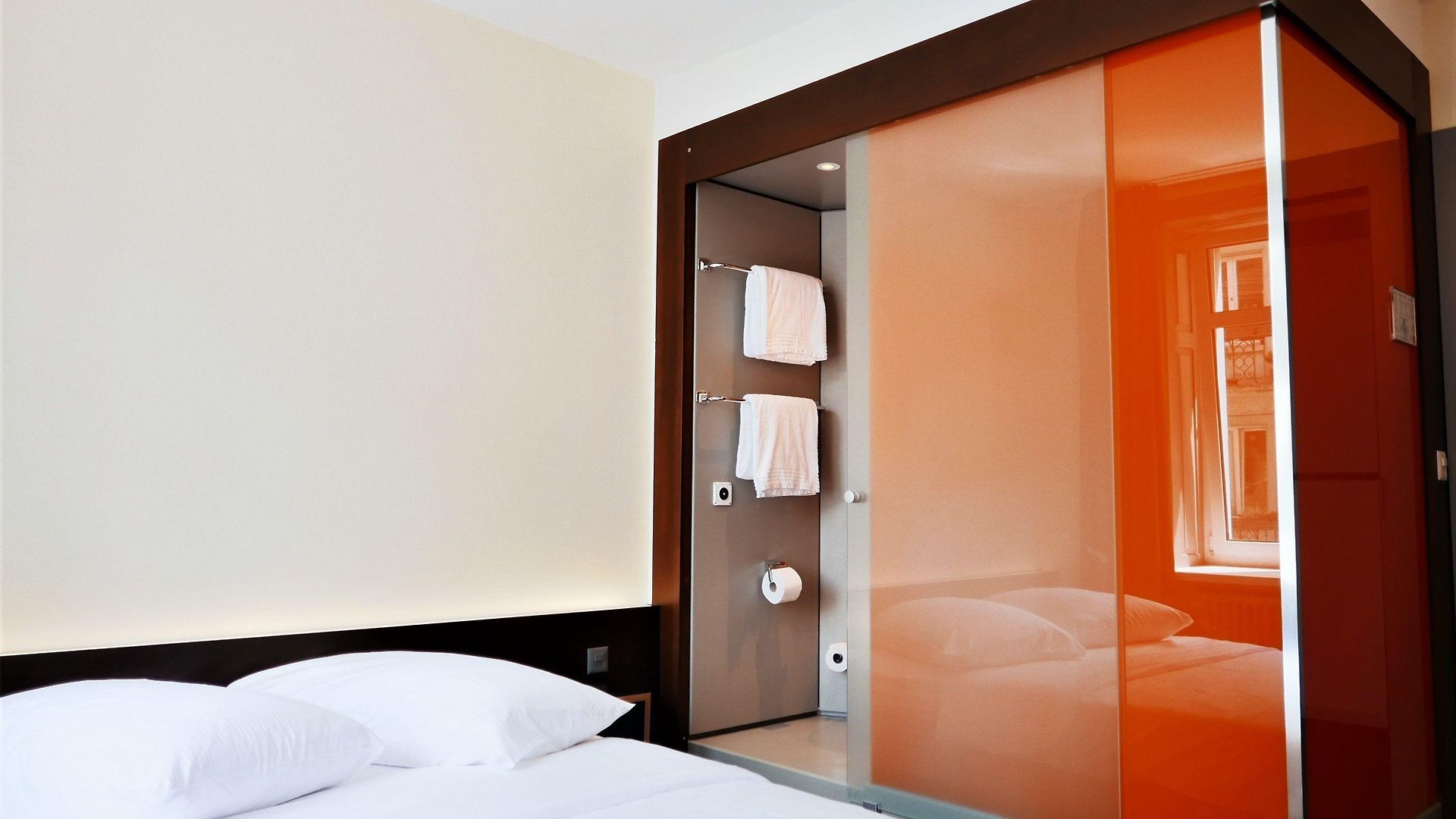 Easyhotel Centre 2*
