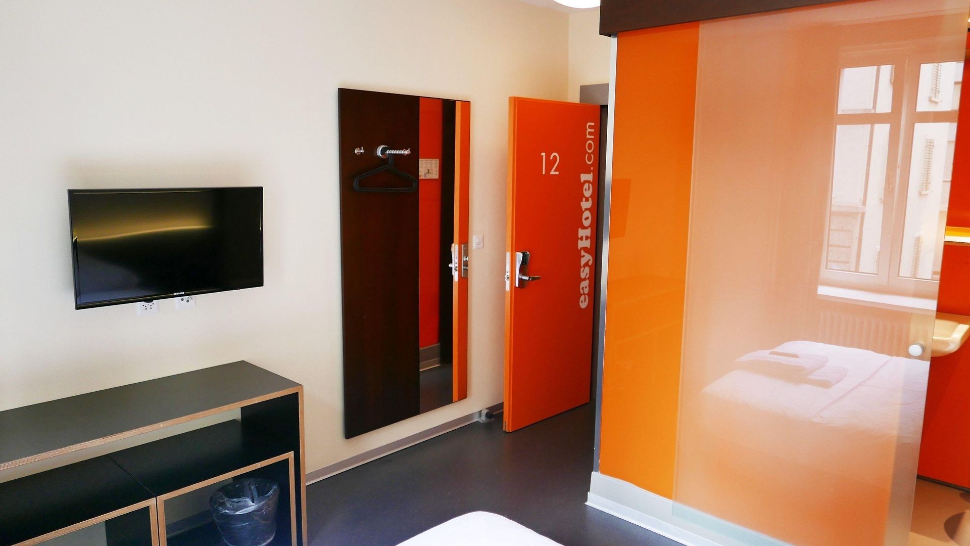 Easyhotel Centre Hotel 2*