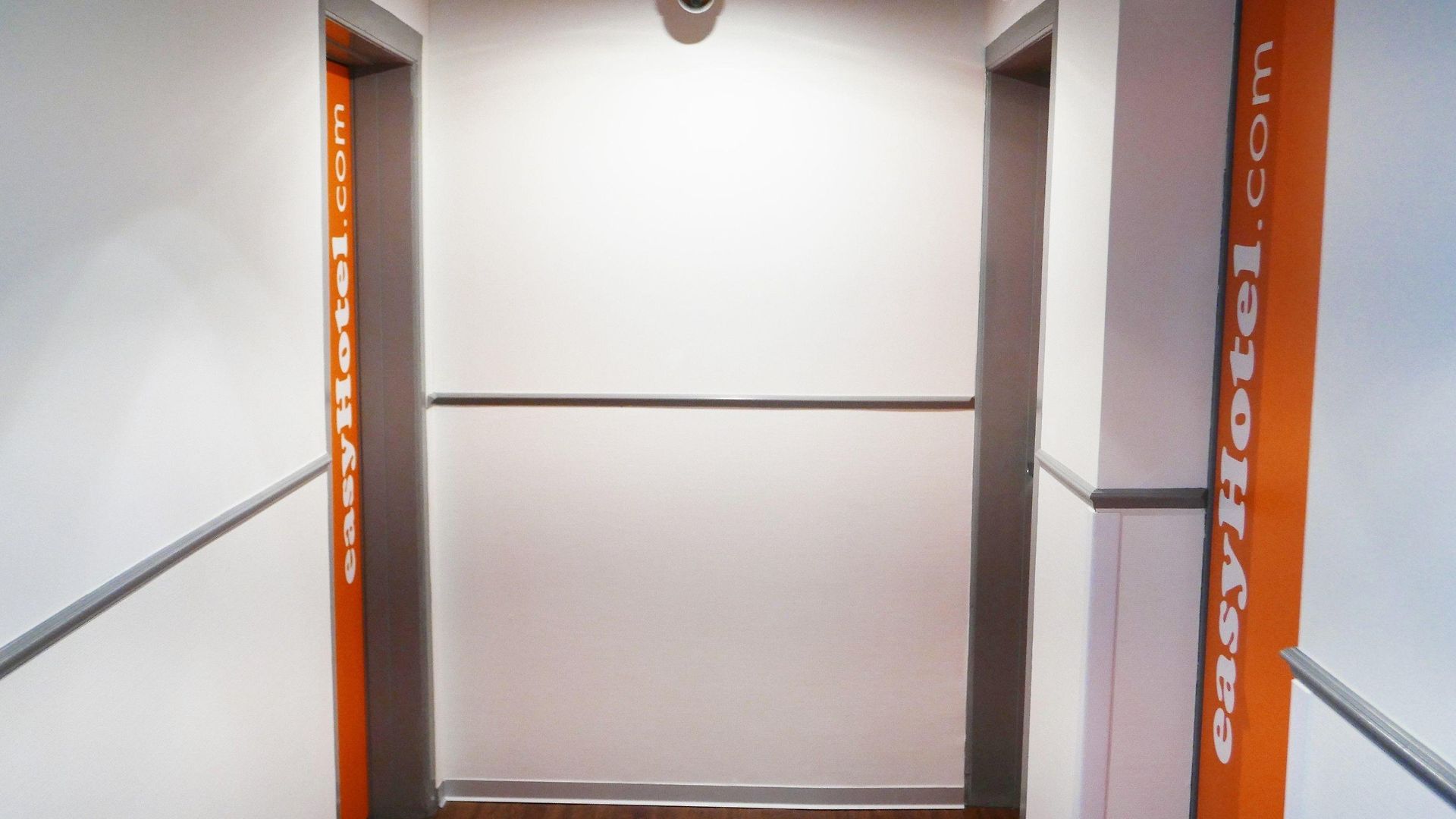 Easyhotel Centre 2*