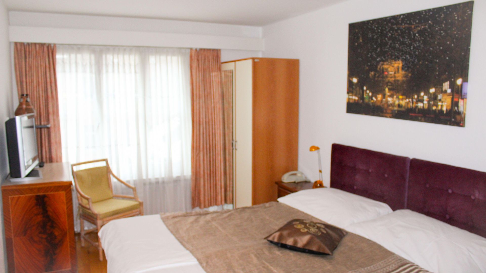 Center - Bellevue Hotel 3*