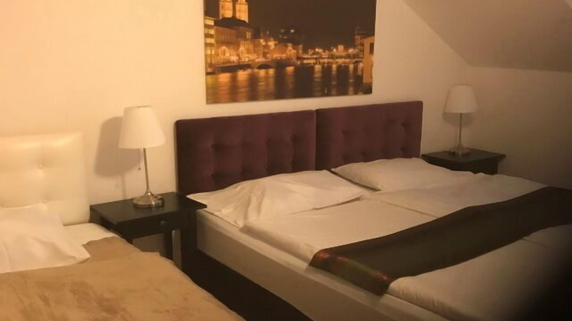 Hotel Center - Bellevue 3*