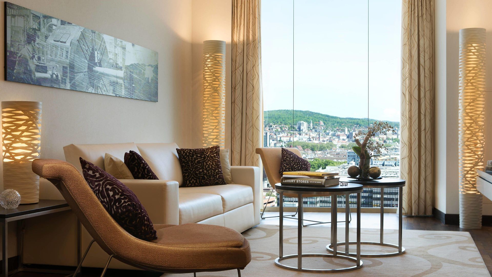 Hotel Renaissance Tower