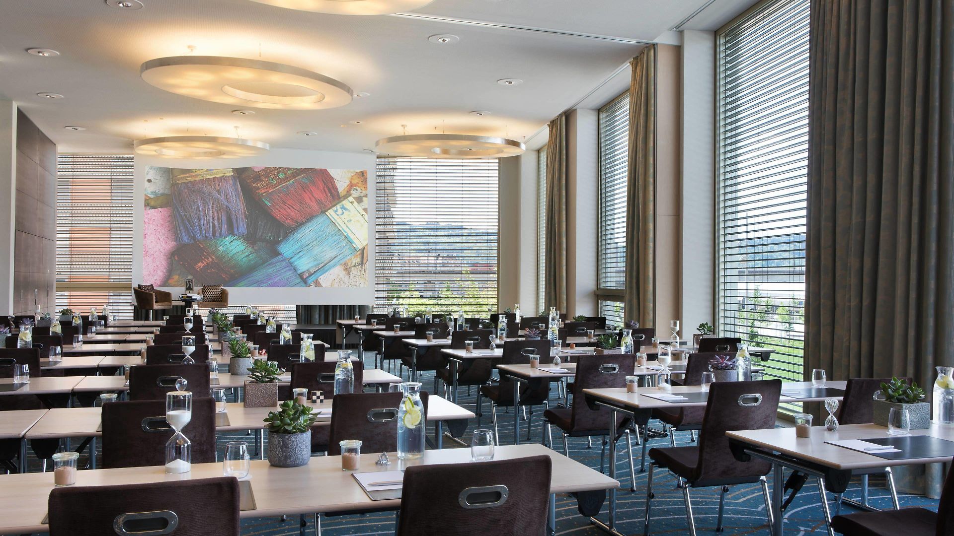 Hotel Renaissance Tower 5*