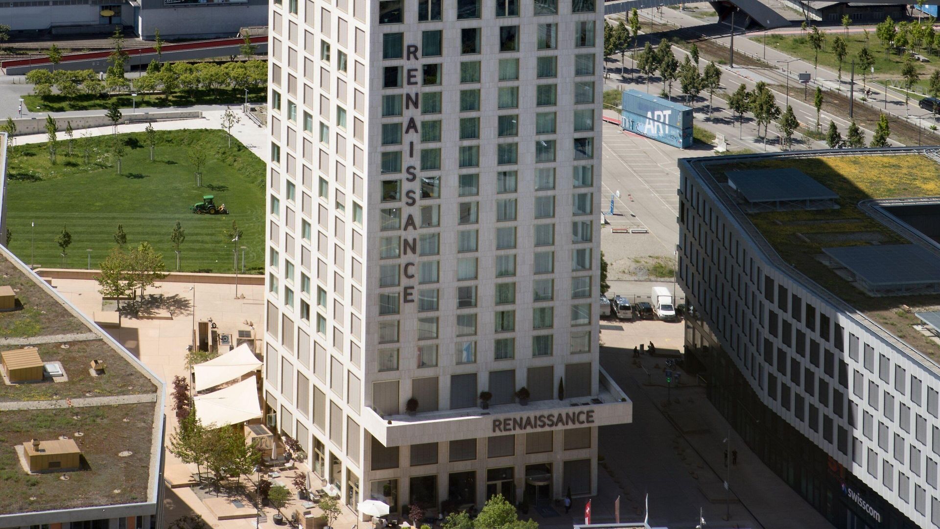 Hotel Renaissance Tower