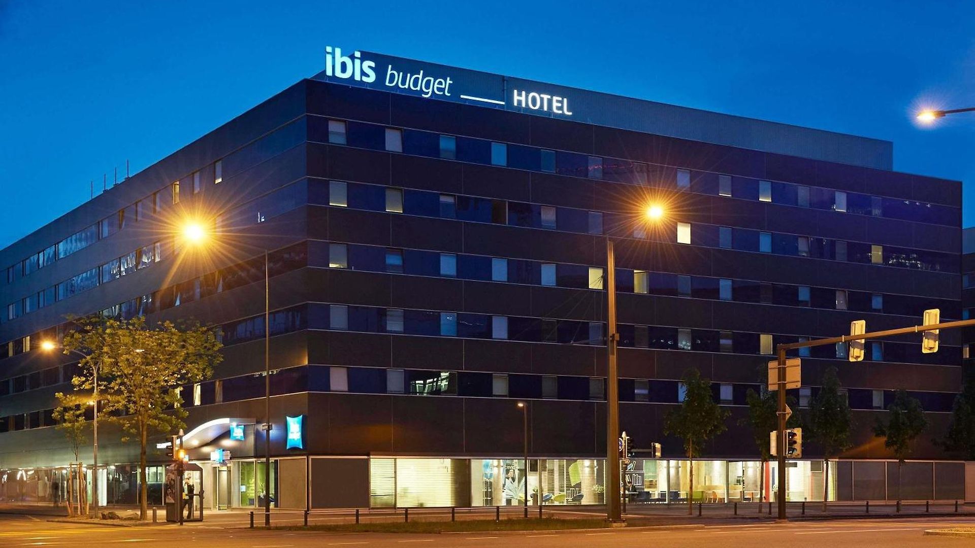 Ibis Budget West *