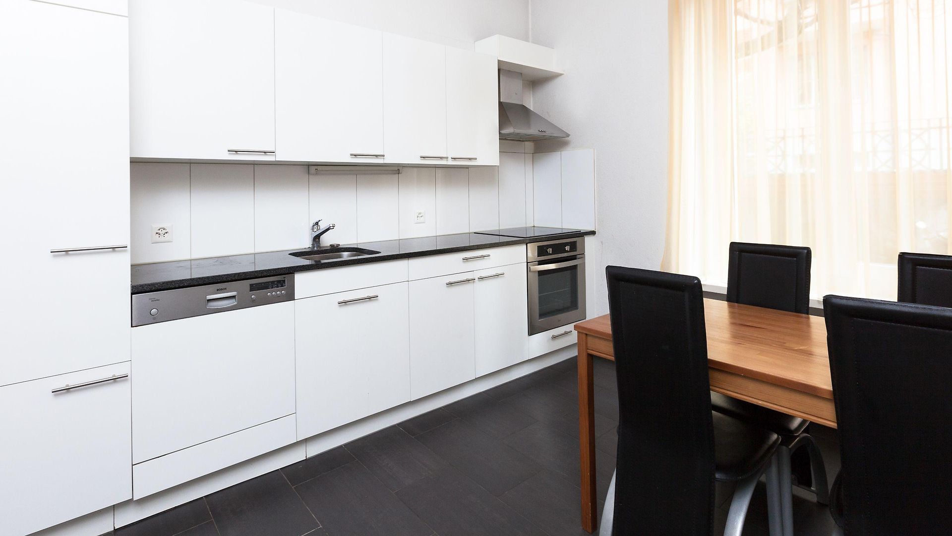 Swiss Star - Self Check-in Apartment *