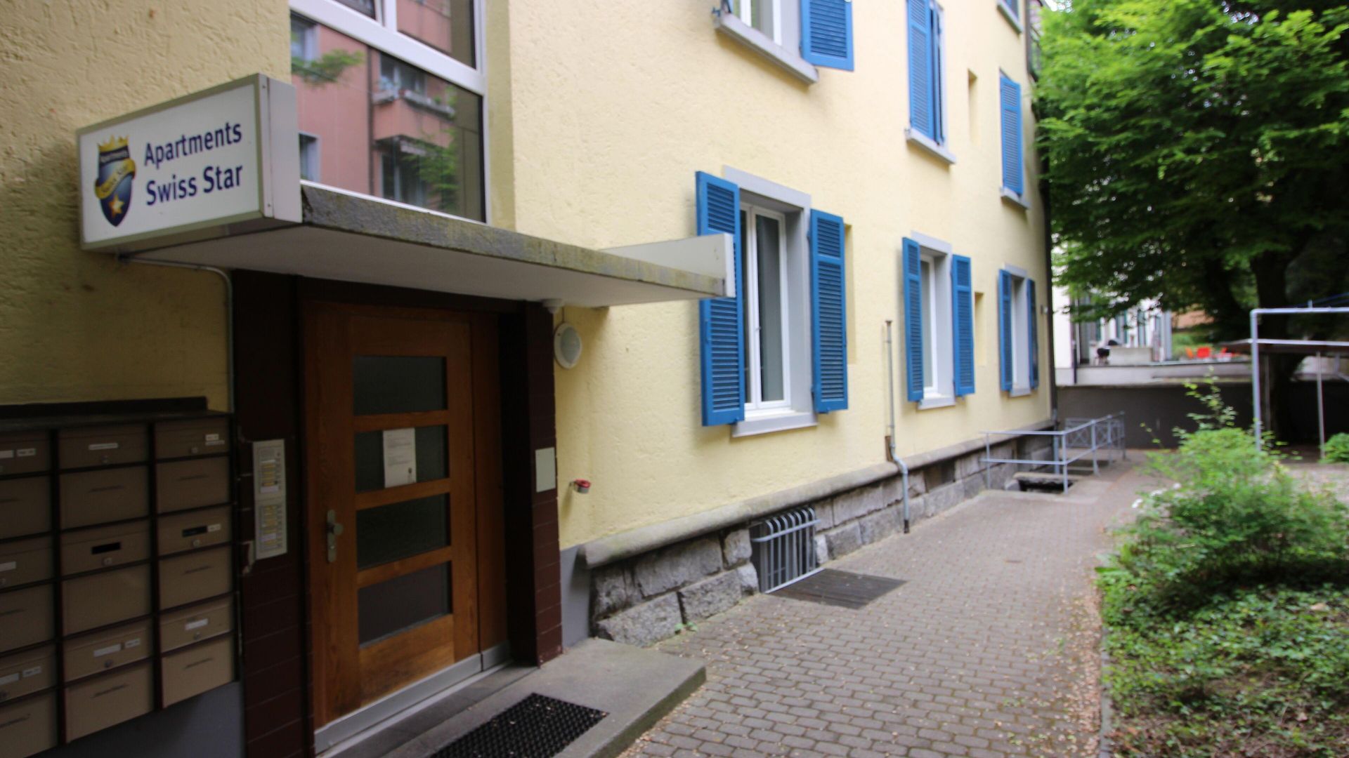 Swiss Star - Self Check-in Apartment *
