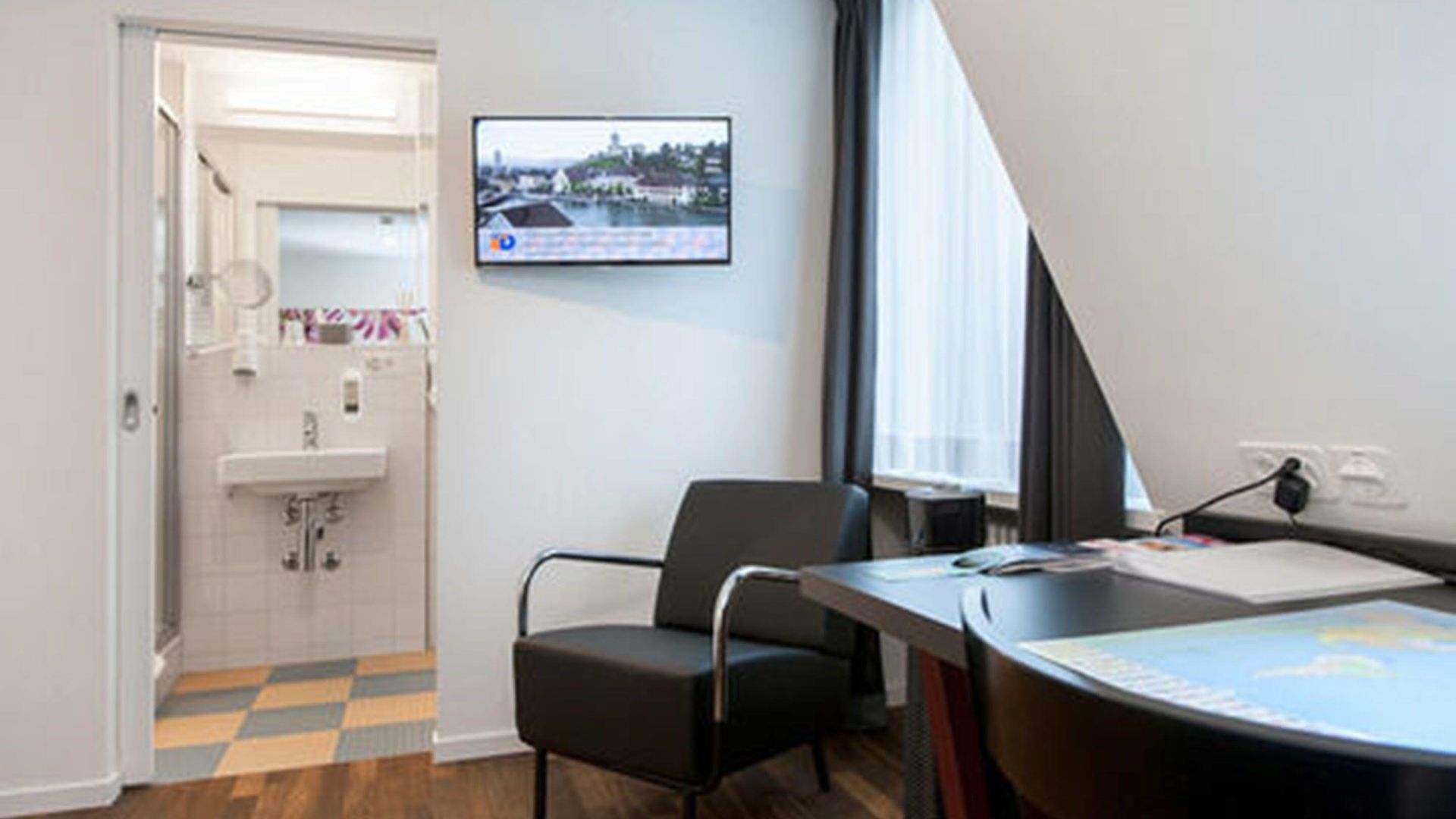 Hottingen - Near Old Town And Hotel 3*