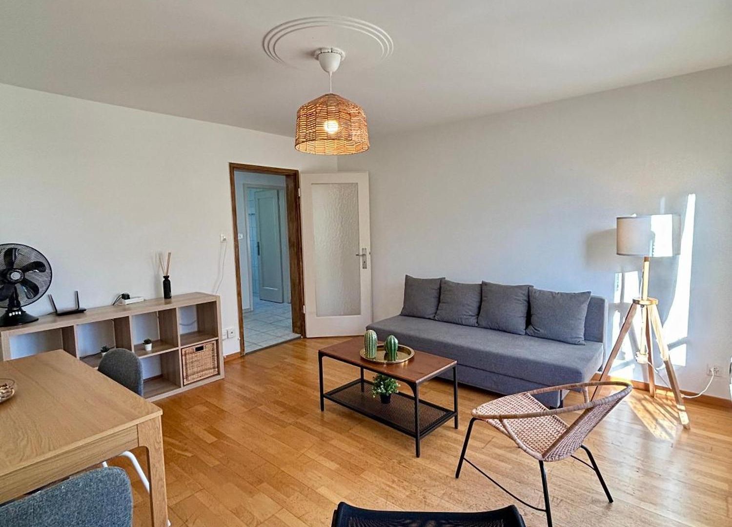 Simple And Warm On Koeschenruetistrasse Apartment Zurich
