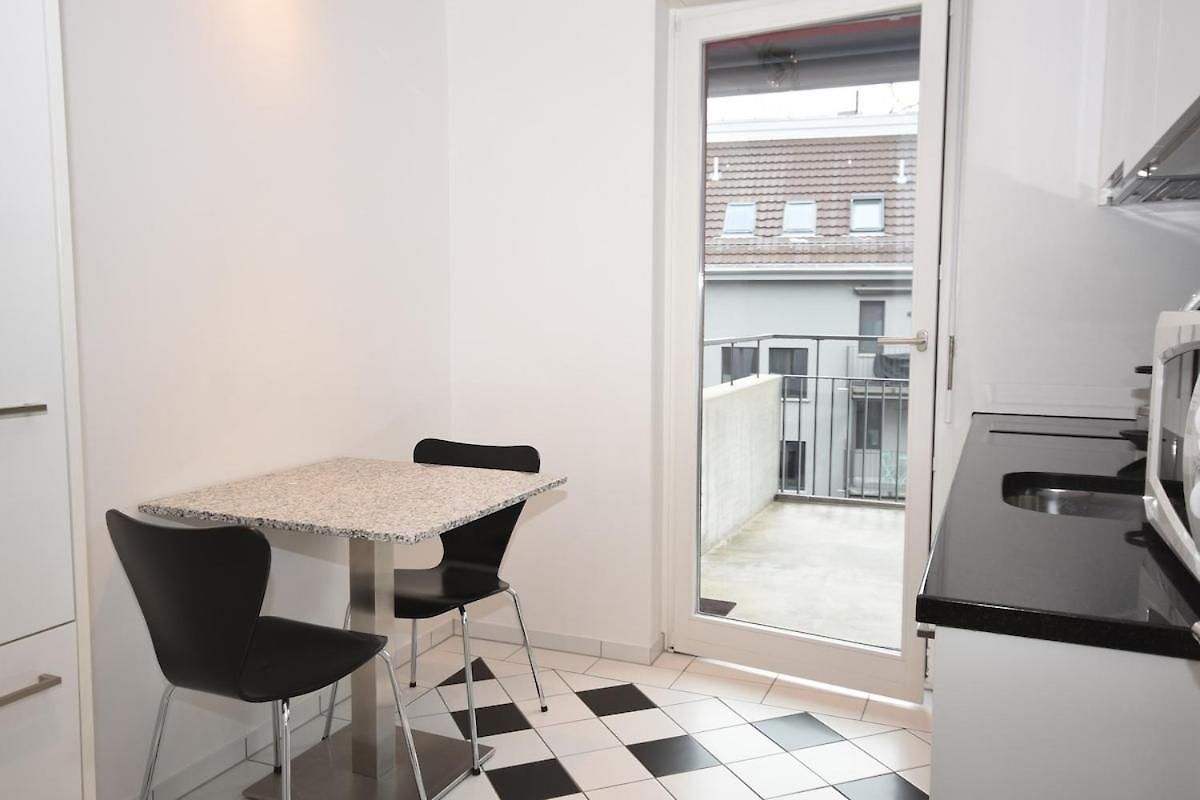 Charming Near - Flower 42 Apartment *
