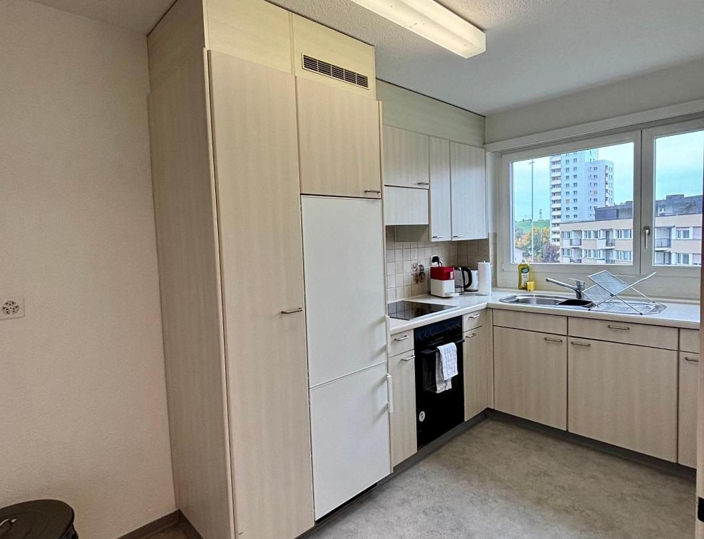 Simple And Comfortable In Apartment Zurich