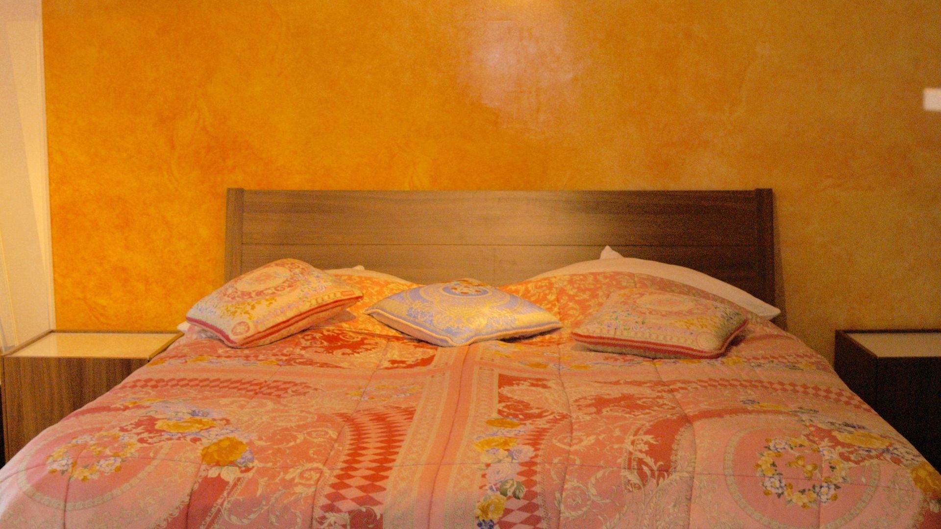 Lindas Beauty Hotel