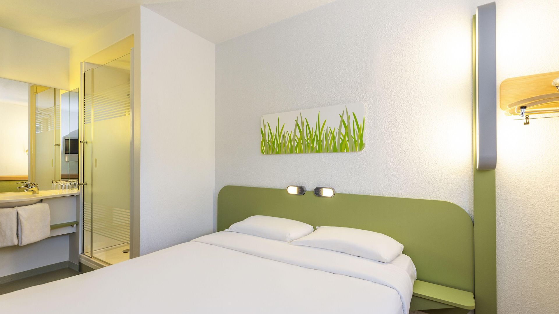 Ibis Budget West *