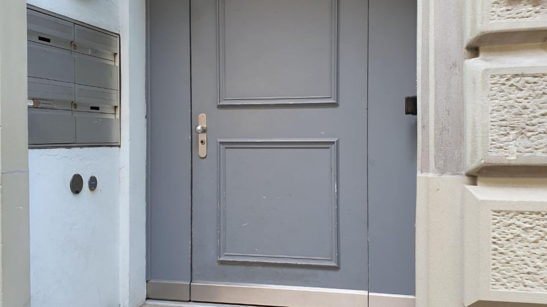 Le Bijou Lintheschergasse / Hb