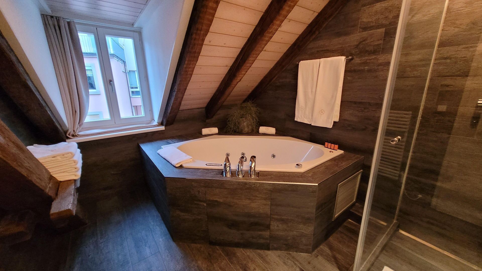Le Bijou Lintheschergasse / Hb Apartment