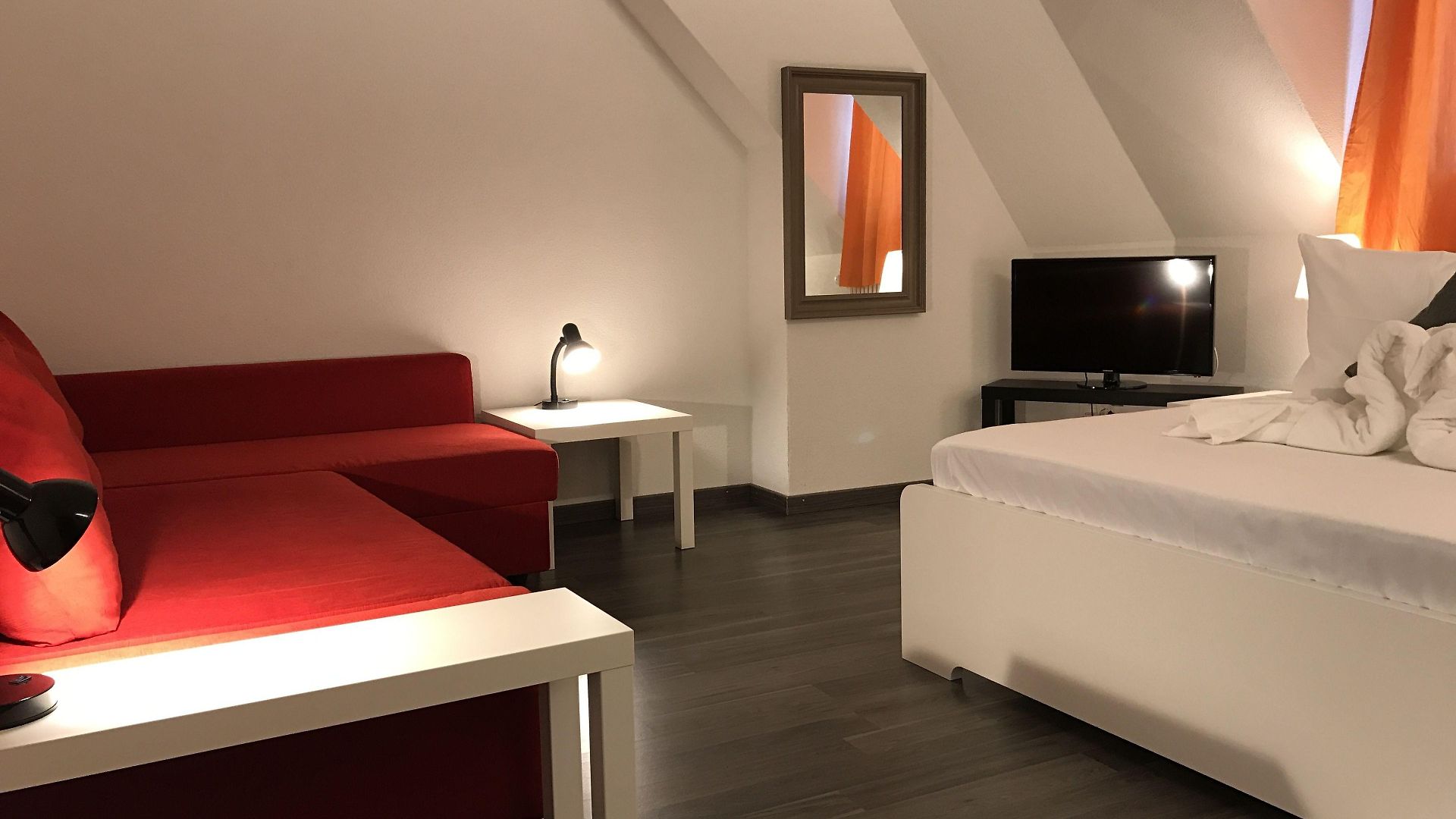 Inside Five Aparthotel 3*